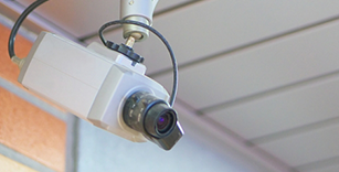 盗難抑止に防犯カメラを